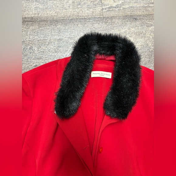 Amanda Smith Women's Red blazer with Black Fur Collar - Picture 3 of 10